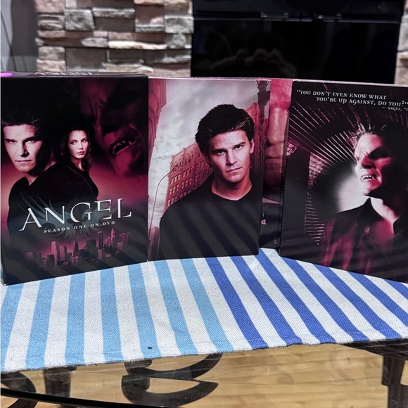 🦇One of a Kind, Award Winning Angel Season One on DVD - Picture 4 of 16